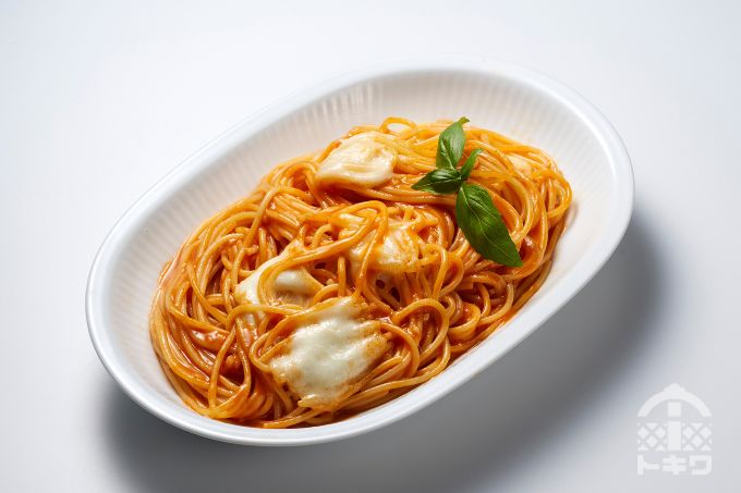 モッツァレラチーズのトマトパスタ